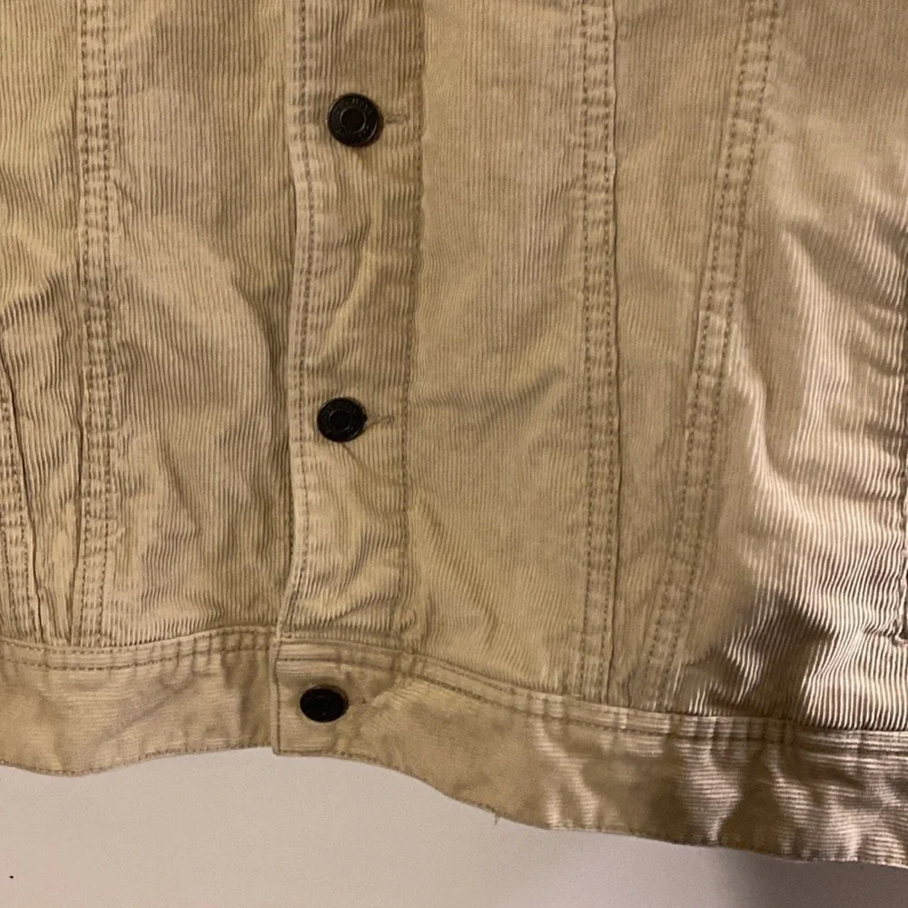 Old Navy Tan Corduroy Jacket. Size M. Button up with pockets.